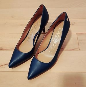 Calvin Klein navy blue pumps - like new size 8.5